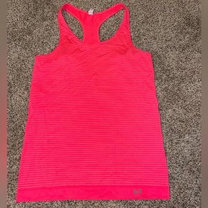 Under Armour fitted workout tank top